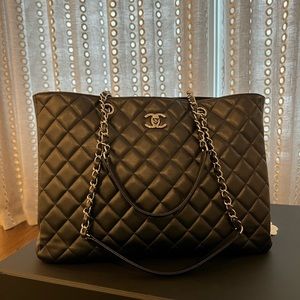 Large Chanel black shopping 30 cm bag